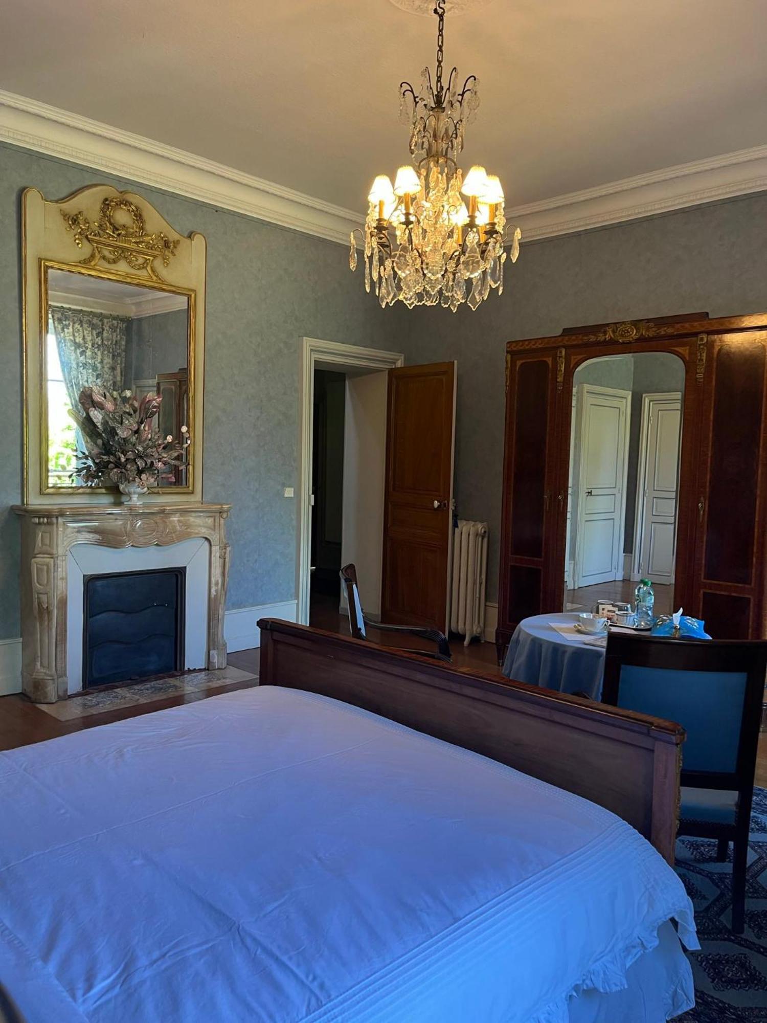 Demeure Des Payratons Bed and Breakfast Saint-Gerand-le-Puy Eksteriør billede